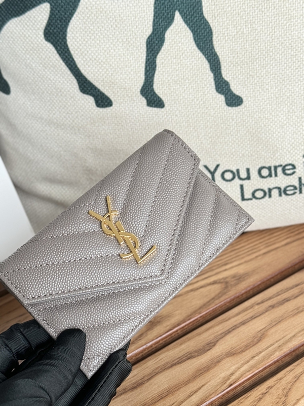 イヴサンローラン財布素材ディテール